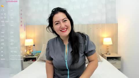 Mia Aristizabal online show from October 21, 2025, 11:22 am