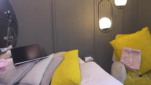 Belmont and Mia online show from March 27, 2026, 7:02 pm