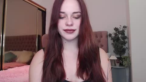 Mia online show from October 19, 2025, 9:48 pm