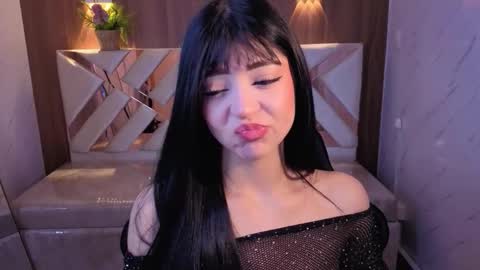 mia_collins_b online show from December 14, 2025, 1:16 pm