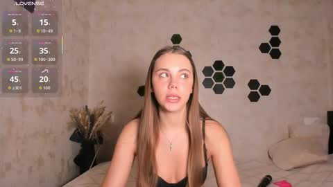 Mia  next stream Thursday 1400 UTC1 Friday 1400 UTC1 online show from October 29, 2025, 2:19 pm