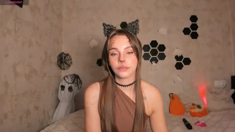 Mia  next stream Thursday 1400 UTC1 Friday 1400 UTC1 online show from October 30, 2025, 2:18 pm