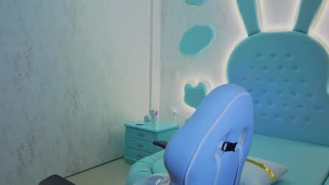 Mia Cuttee online show from October 31, 2025, 3:29 am