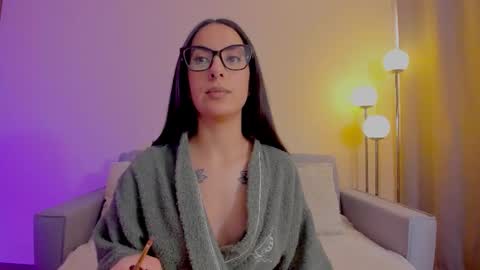 Sarah Luna online show from February 4, 2026, 5:08 pm