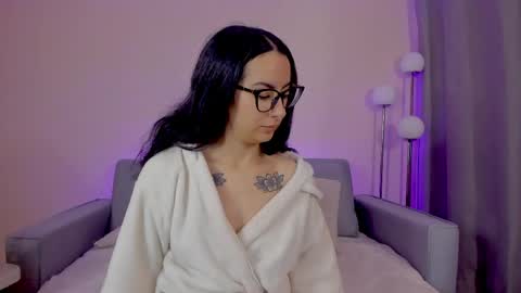 Snapshot of mia_daniellshot chatting on April 21, 2026, 12:00 pm Sarah Luna online show from April 21, 2026, 12:00 pm