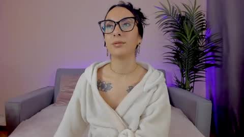 Snapshot of mia_daniellshot chatting on April 23, 2026, 1:02 pm Sarah Luna online show from April 23, 2026, 1:02 pm