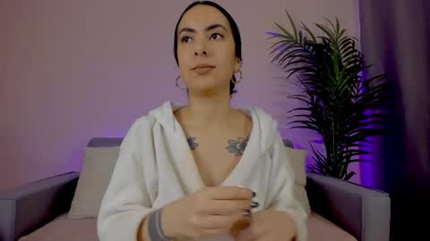Snapshot of mia_daniellshot chatting on April 30, 2026, 12:11 pm Sarah Luna online show from April 30, 2026, 12:11 pm