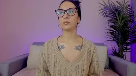 Snapshot of mia_daniellshot chatting on May 4, 2026, 12:12 pm Sarah Luna online show from May 4, 2026, 12:12 pm