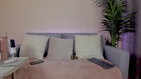 Snapshot of mia_daniellshot chatting on May 9, 2026, 12:10 pm Sarah Luna online show from May 9, 2026, 12:10 pm