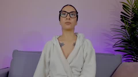 Snapshot of mia_daniellshot chatting on May 19, 2026, 12:33 pm Sarah Luna online show from May 19, 2026, 12:33 pm
