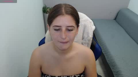 Snapshot of mia_diaz1 chatting on September 25, 2025, 1:26 pm Mia online show from September 25, 2025, 1:26 pm