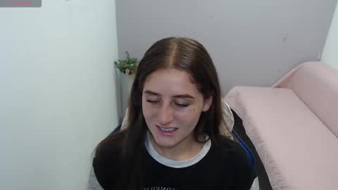 Mia online show from February 26, 2026, 2:27 pm