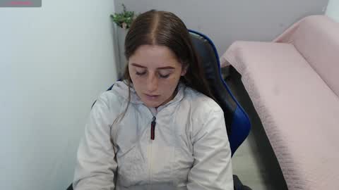 Mia online show from February 27, 2026, 2:06 pm