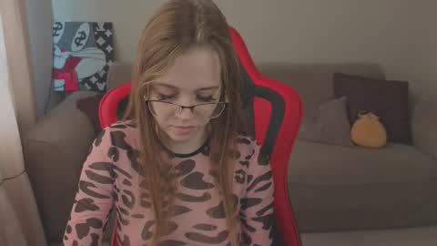 Mia online show from October 5, 2025, 5:50 am