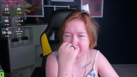 Mia online show from November 11, 2025, 2:44 am