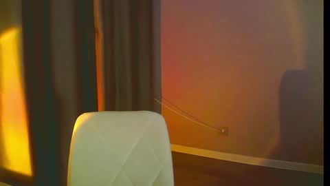 Mia online show from January 23, 2025, 5:10 pm