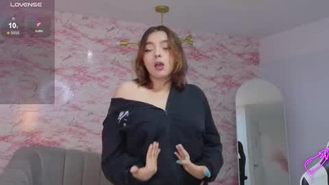 Snapshot of mia_foster_t chatting on February 19, 2026, 1:18 pm Mia online show from February 19, 2026, 1:18 pm