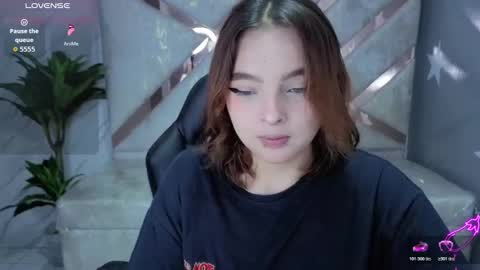 Snapshot of mia_foster_t chatting on March 8, 2026, 1:04 pm Mia online show from March 8, 2026, 1:04 pm