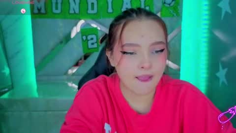 Mia online show from June 26, 2026, 2:21 pm