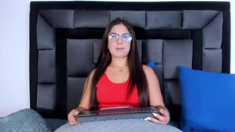 Snapshot of mia_fox3 chatting on September 18, 2025, 12:18 pm mia fox online show from September 18, 2025, 12:18 pm