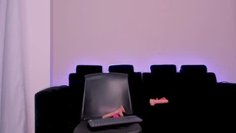 Mia online show from January 25, 2025, 1:54 am