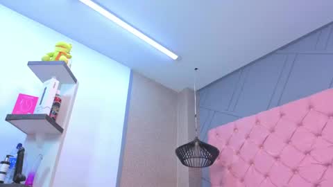 Mia online show from April 12, 2026, 1:49 pm