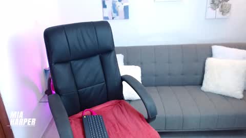 Snapshot of mia_hrpr_01 chatting on September 14, 2025, 3:05 am Mia online show from September 14, 2025, 3:05 am