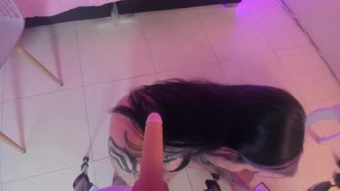 Val  online show from February 9, 2025, 7:16 am