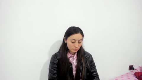 mia kaneee online show from December 19, 2024, 5:29 am