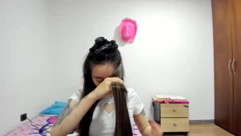 mia kaneee online show from December 29, 2024, 1:13 am