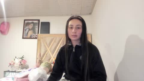 mia kaneee online show from October 5, 2025, 1:26 am