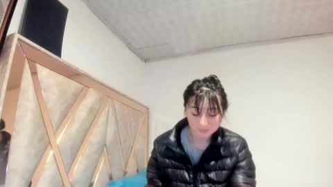 mia kaneee online show from December 23, 2025, 4:10 am