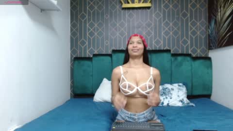 MIA KLEIM online show from December 13, 2024, 1:15 am