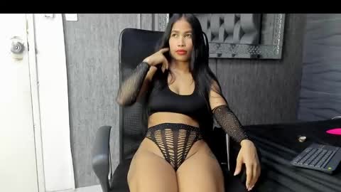 MIA KLEIM online show from January 10, 2025, 2:35 am