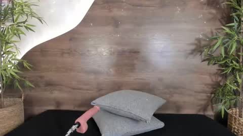 mia_lacy online show from December 14, 2025, 7:29 pm