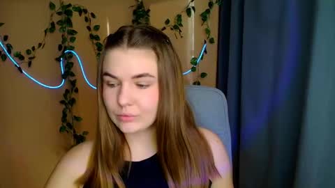 mia_lemm online show from March 16, 2026, 7:23 am