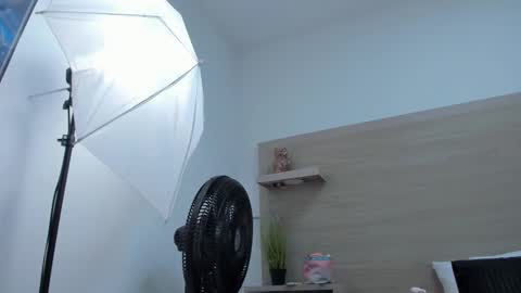 mia_luxx1 online show from January 8, 2026, 3:14 pm