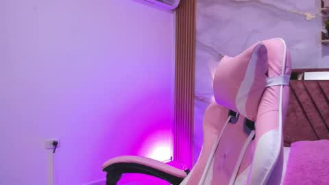 Snapshot of mia_naugthy4 chatting on February 23, 2026, 7:33 pm mia_naugthy4 online show from February 23, 2026, 7:33 pm