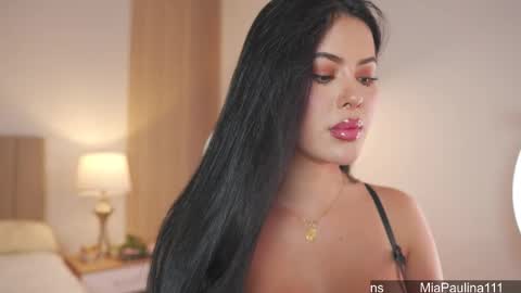 Instagram Nelyiramirez online show from March 3, 2026, 4:07 am