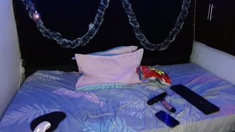 Mia  online show from December 30, 2024, 7:21 pm