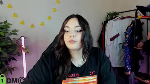 Snapshot of mia_r0ss chatting on February 4, 2026, 1:00 am Mia online show from February 4, 2026, 1:00 am