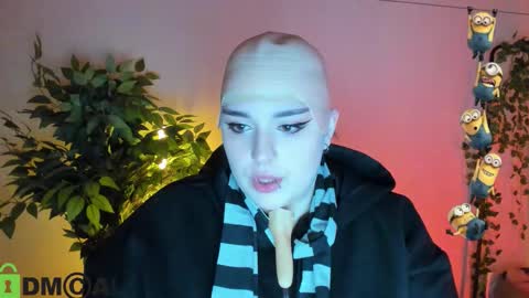 Snapshot of mia_r0ss chatting on February 25, 2026, 12:42 am Mia online show from February 25, 2026, 12:42 am