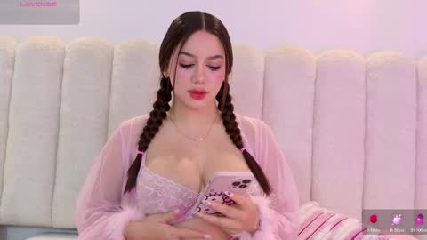 Mia online show from February 10, 2026, 12:42 pm