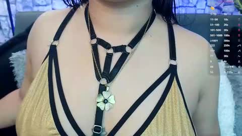 Mia online show from November 17, 2025, 5:08 pm