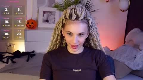 Mia online show from November 1, 2025, 6:37 am