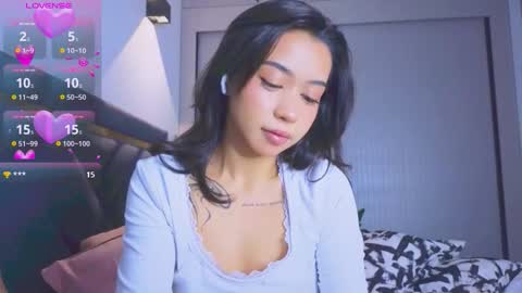 Mia online show from October 24, 2025, 8:05 pm