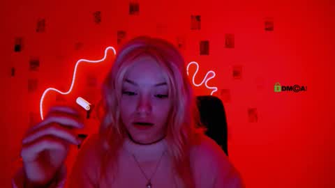 mia_starrr_ online show from February 8, 2026, 8:12 pm