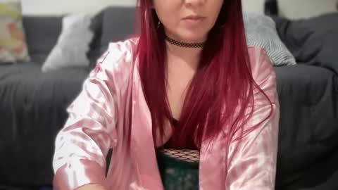 Mia online show from December 4, 2025, 6:16 pm