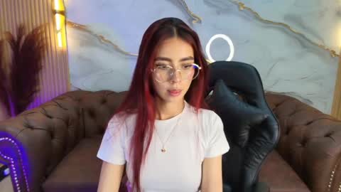 Snapshot of mia_tf chatting on September 22, 2025, 1:35 pm Mia online show from September 22, 2025, 1:35 pm