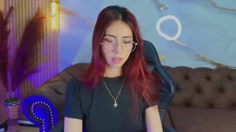 Snapshot of mia_tf chatting on October 3, 2025, 1:41 pm Mia online show from October 3, 2025, 1:41 pm